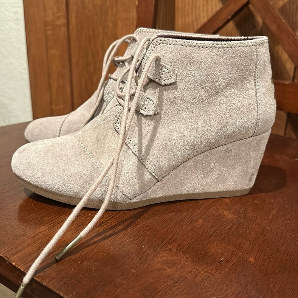 Euc - Size 7.5 Toms Booties. Only Worn Twice! Pra… - image 5